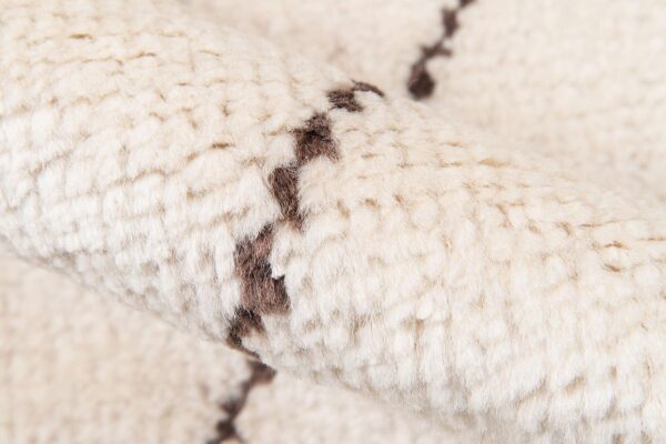 Momeni Atlas Atl-5 Ivory Area Rug - Image 3