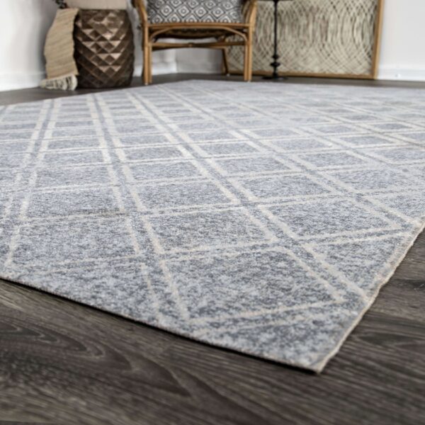 Orian Bali Checkers Anyone Silver Blue Area Rug - Image 3