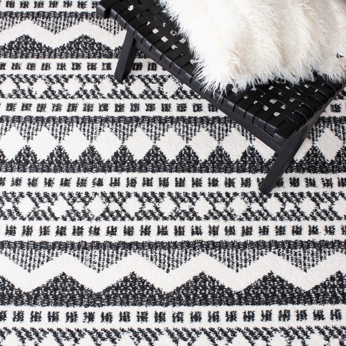 Safavieh Moroccan Tassel Shag Mts484A Ivory - Black Area Rug - Image 3